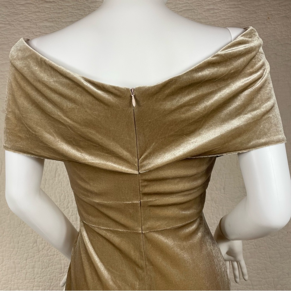 š„B2 Jasmine Off The Shoulder Luxe Velvet Fit & Flare Maxi Gown Women Size 2 - Picture 9 of 16